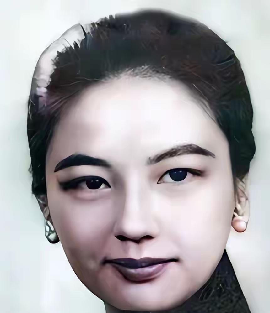 她是抗战时期中国最美女特工，却惨遭日军非人酷刑，双腿生生折断，双眼被石灰水烧瞎，
