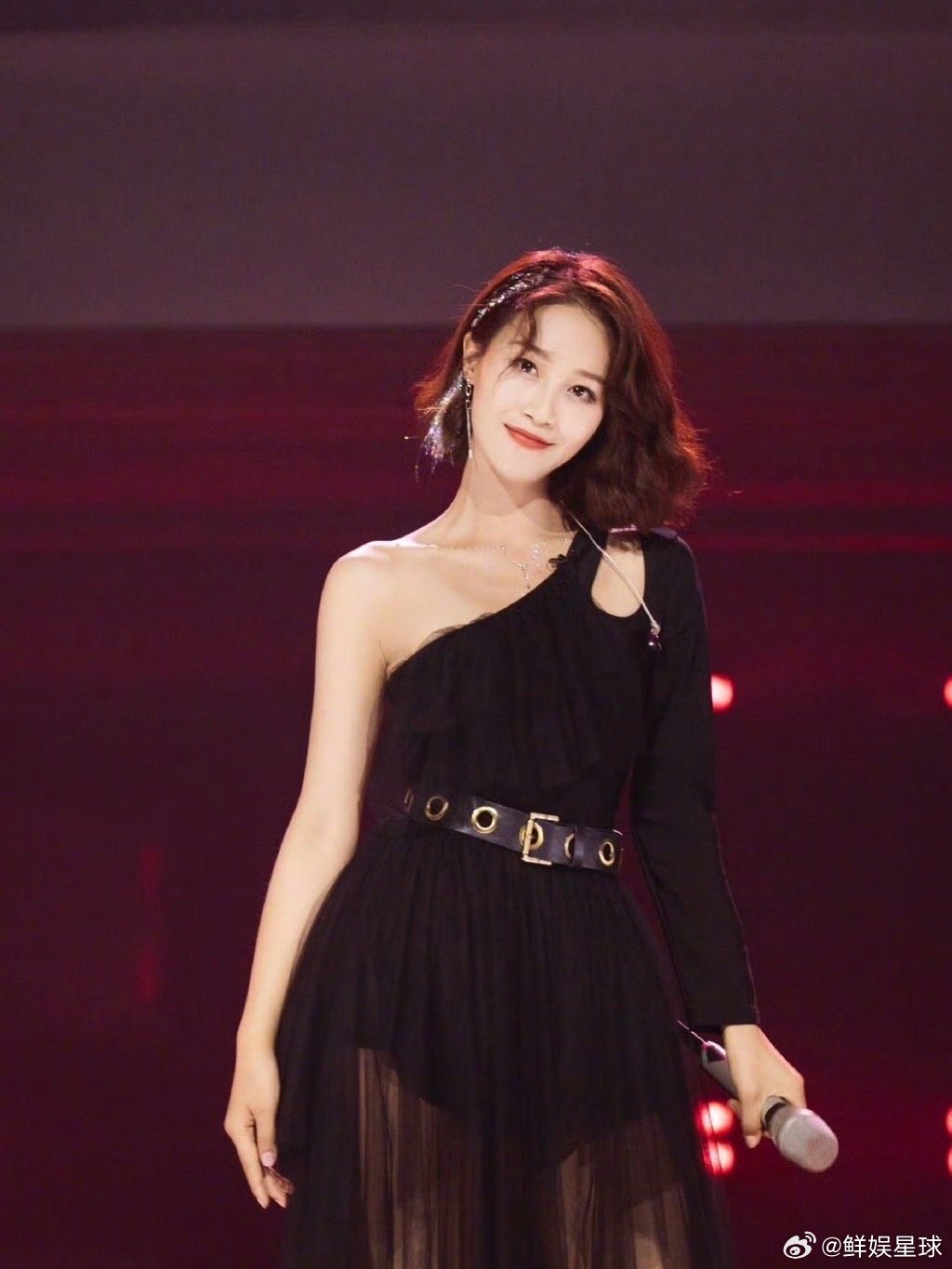 蓝盈莹时代终于赶上你了蓝盈莹时代终于赶上你了蓝盈莹好强的主体性