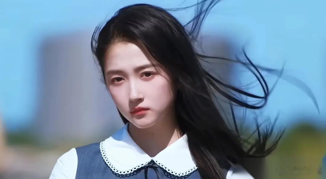 关晓彤算不算95花里的演技第一档？这次《耀眼》确实演得很不错很生活化，但感觉这个