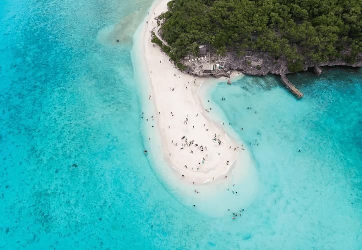 德国之声中文网报道：“在菲律宾向联合国提交海图、划设领海基线后，中国方面8月1日