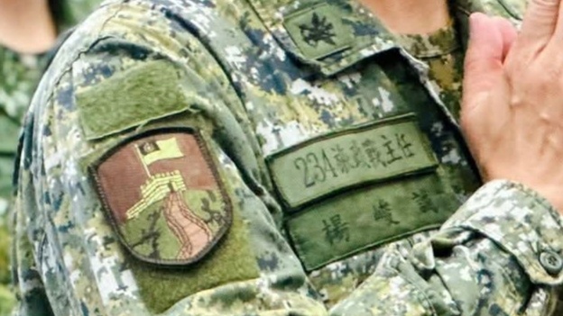 台海局势 机步234旅的政战主任杨峻诚也和旅长一起烧香拜土地公。 注意「長城部隊