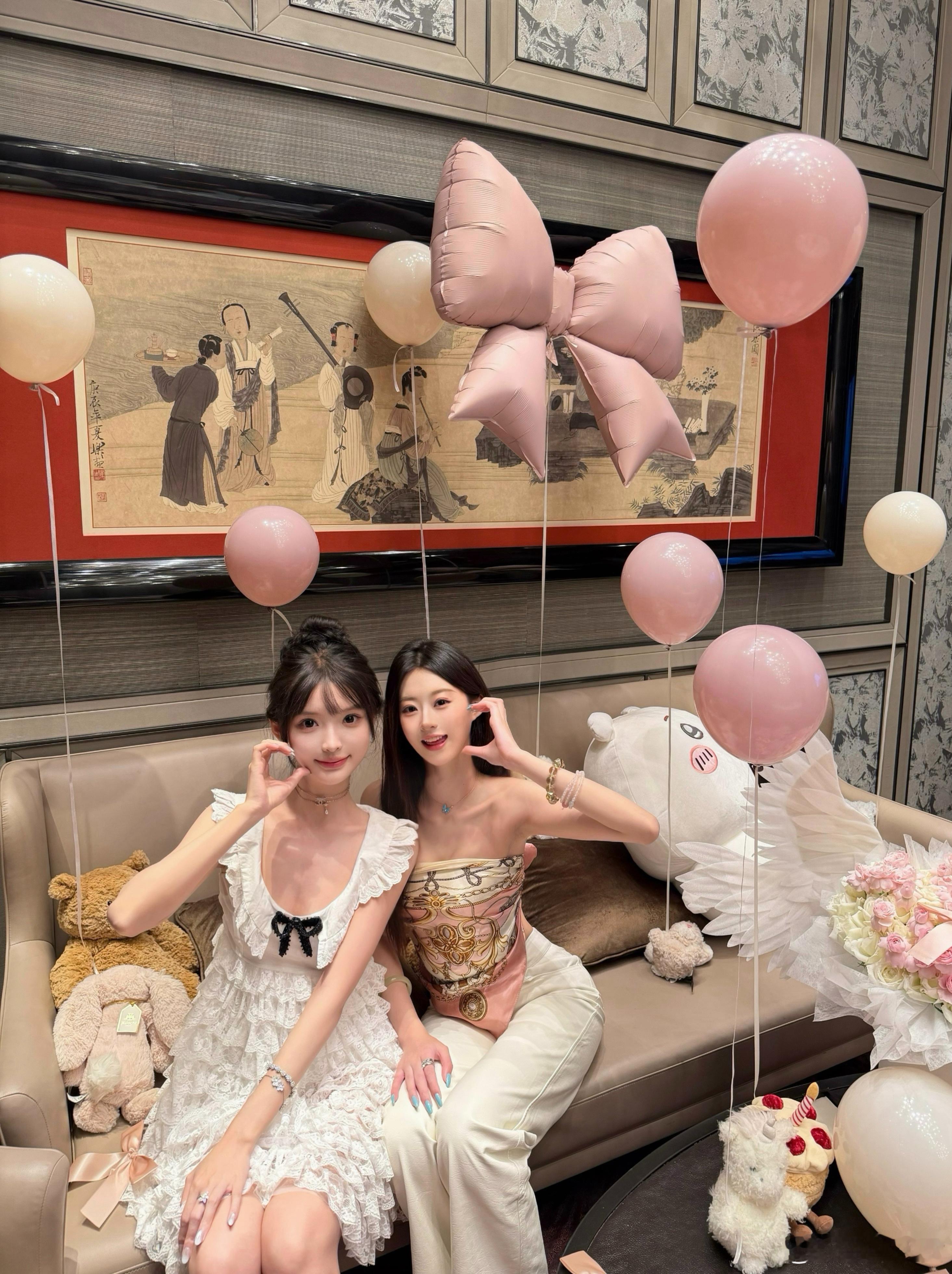 闺蜜团part1[打call]还有好几个闺蜜的图还没修 幸福美丽的烦恼[嘻嘻]颜