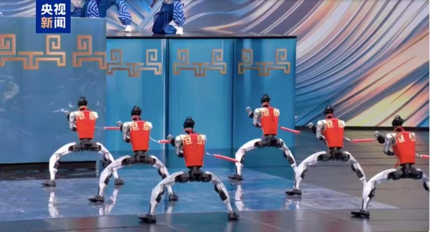 春晚宇树科技人形机器人与武术少年的对练，无疑是春晚舞台上的一大亮点。当武术少年身