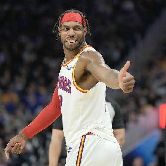 赛后科尔、追梦大赞巴迪·希尔德，大喷菇好样的，更衣室一宝👍1⃣️科尔说道：“他