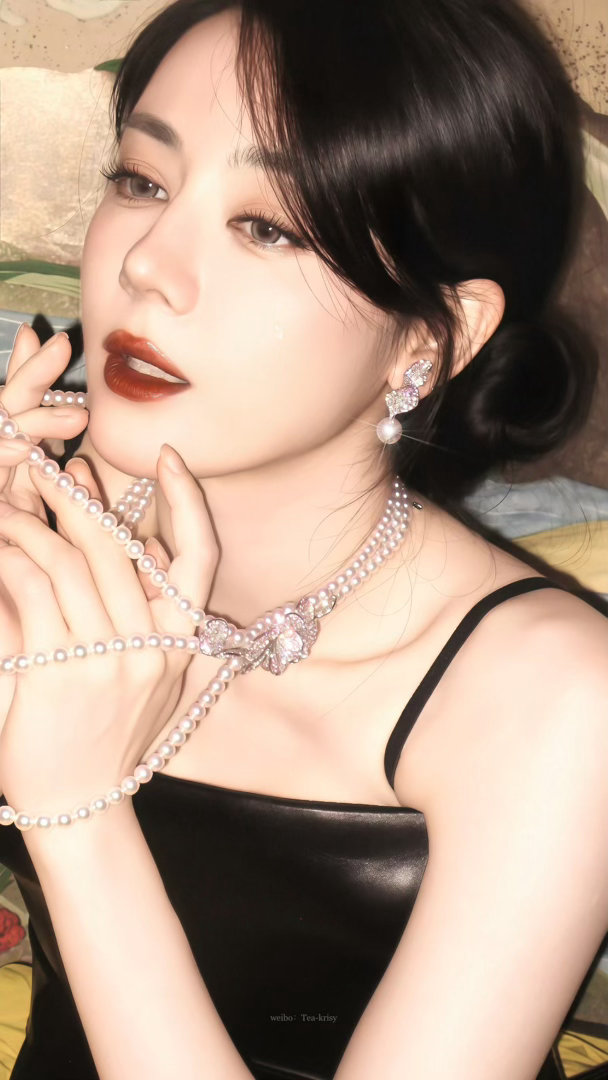 迪丽热巴 超喜欢1️⃣热爱工作，投身事业，在这一过程中，抑制私心，陶冶人格，同时