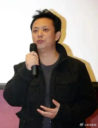【两只蝴蝶创作者回应网传赚2亿】创作者说靠两只蝴蝶收入5000近日，有消息称《两