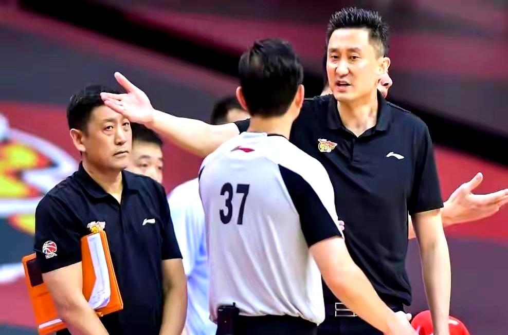 CBA裁判终于要被“盯”死了！球迷喊了N久的监督，这次真动真格？
 

之前CB