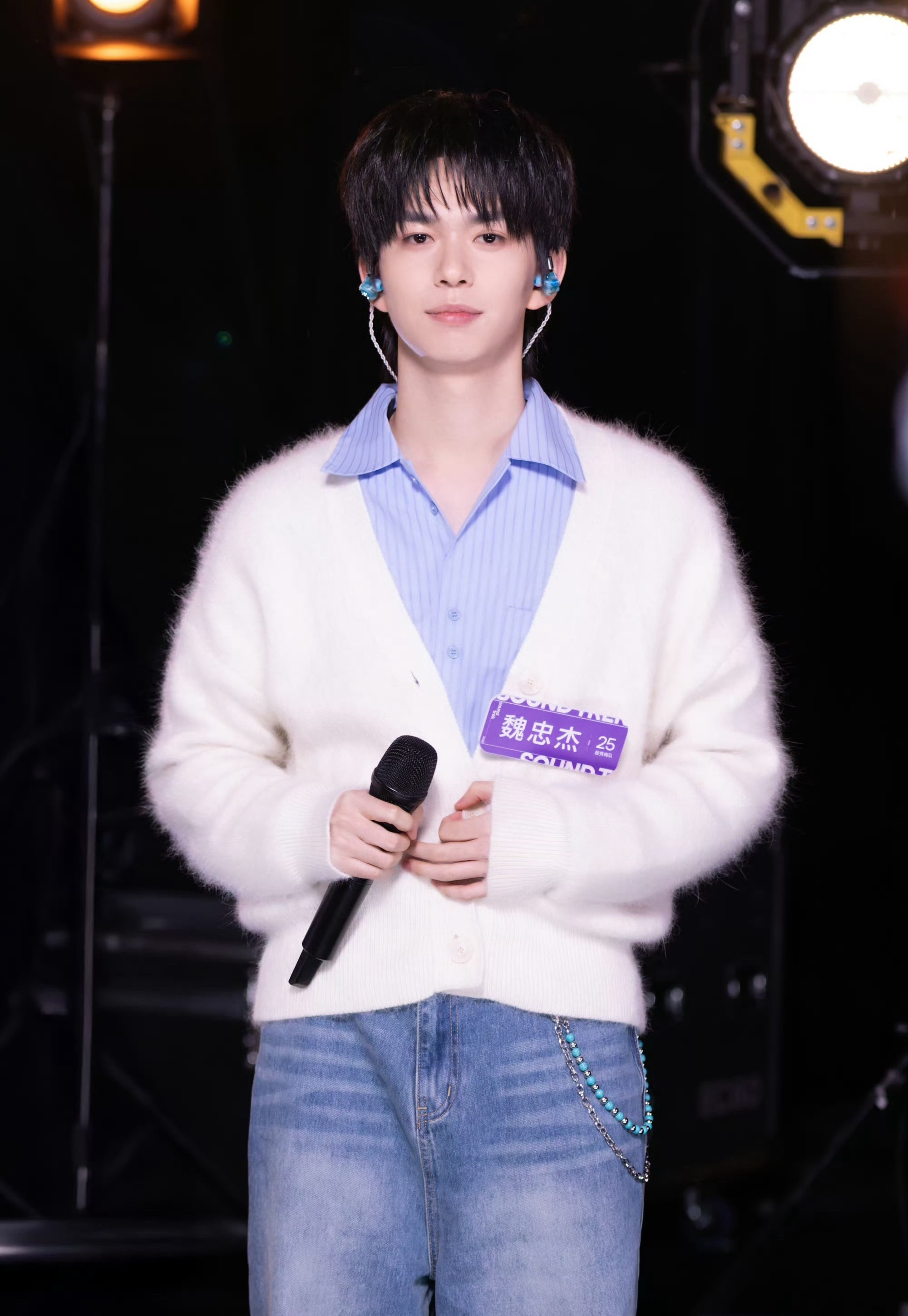 魏忠杰 别搞我球球了罗伯特你可把魏忠杰吓得不轻啊，一句直播见我要看看你是不是真的