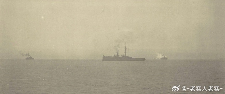 炮击澎湖列岛马公港、掩护陆军登陆的日本海军联合舰队，摄于1895年3月23日。从