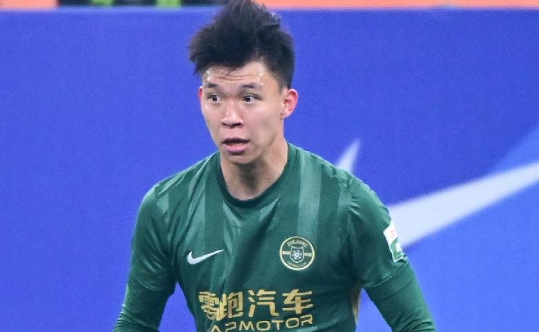 王钰栋这是怎么了，客场对阵成都蓉城的比赛怎么没有首发呢？
按理说客场对阵领头羊，