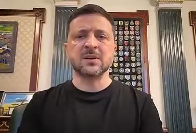 泽连斯基很好的攻击到了俄罗斯的经济命脉，那就是对俄罗斯境内炼油厂的打击，只要把俄