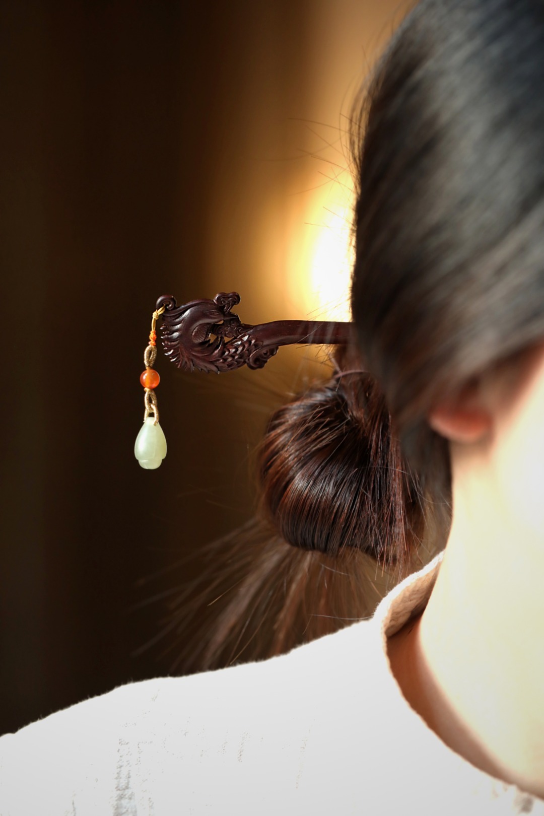 小叶紫檀【凤鸣】发簪鳯凰，古代雌性瑞兽之骁楚，此发簪以紫檀镂空双面雕刻凤纹；纹理