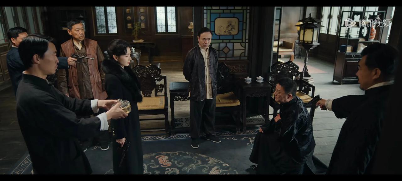 《朱雀堂》大结局，坏蛋们都死了
高月不堪受辱跳楼死了，高飞被高英捅死了，高肃生等
