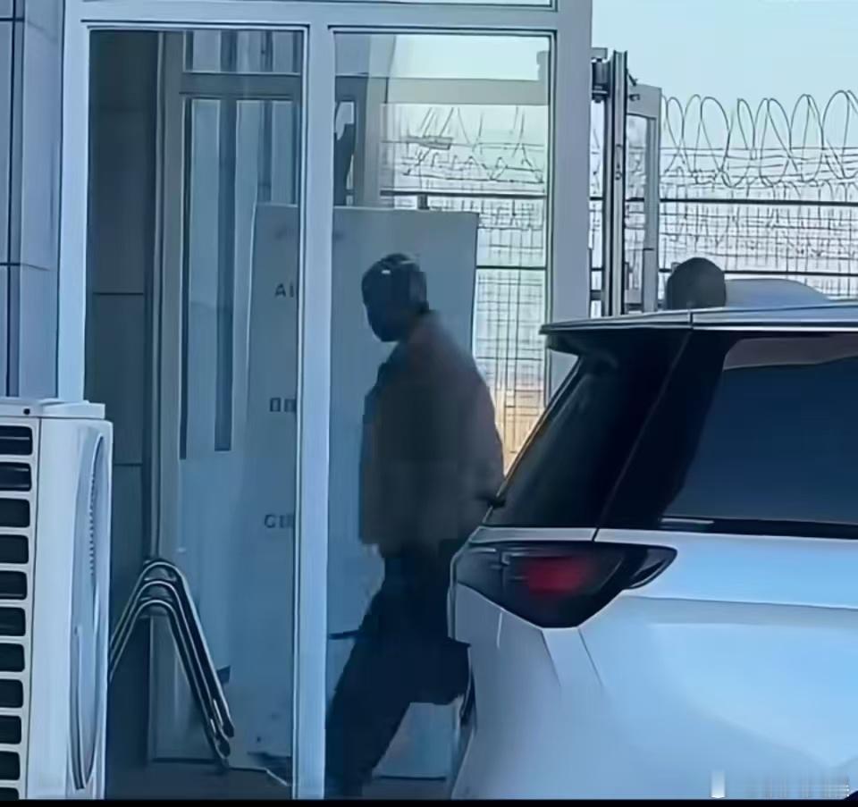 品牌方包机接肖战去澳门，可以，🤗 