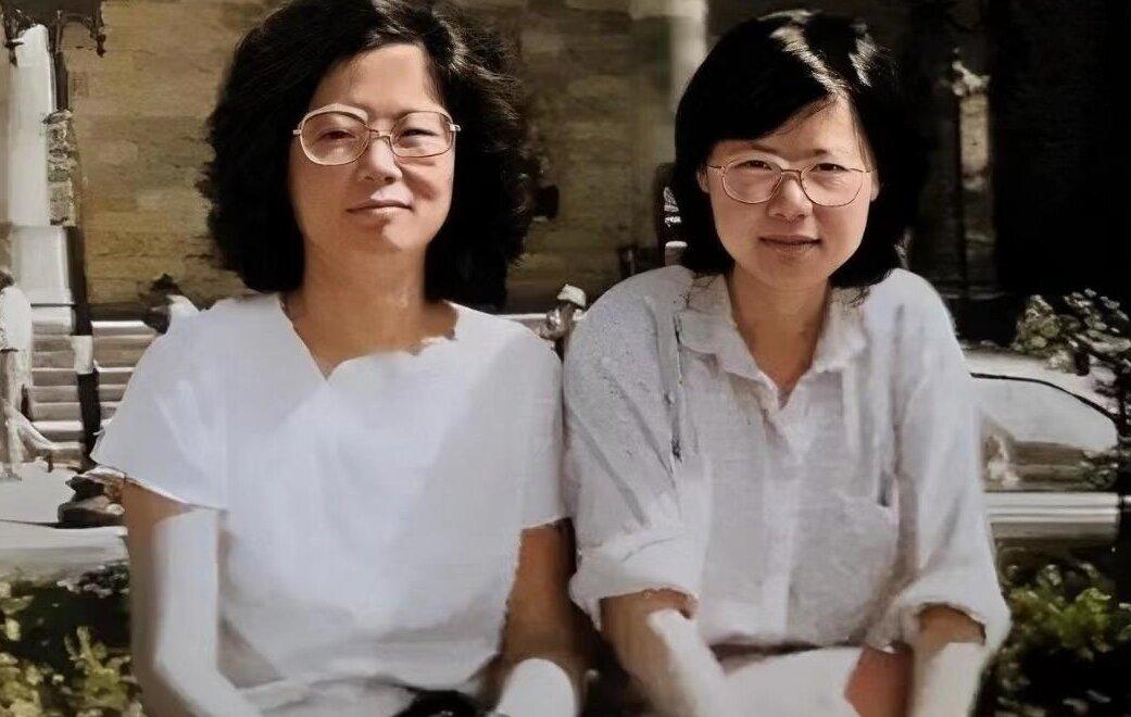 这个“小蔡”一度是被认为是聪明、有教养和有内涵和知性斯文的女人。

但时移世易，