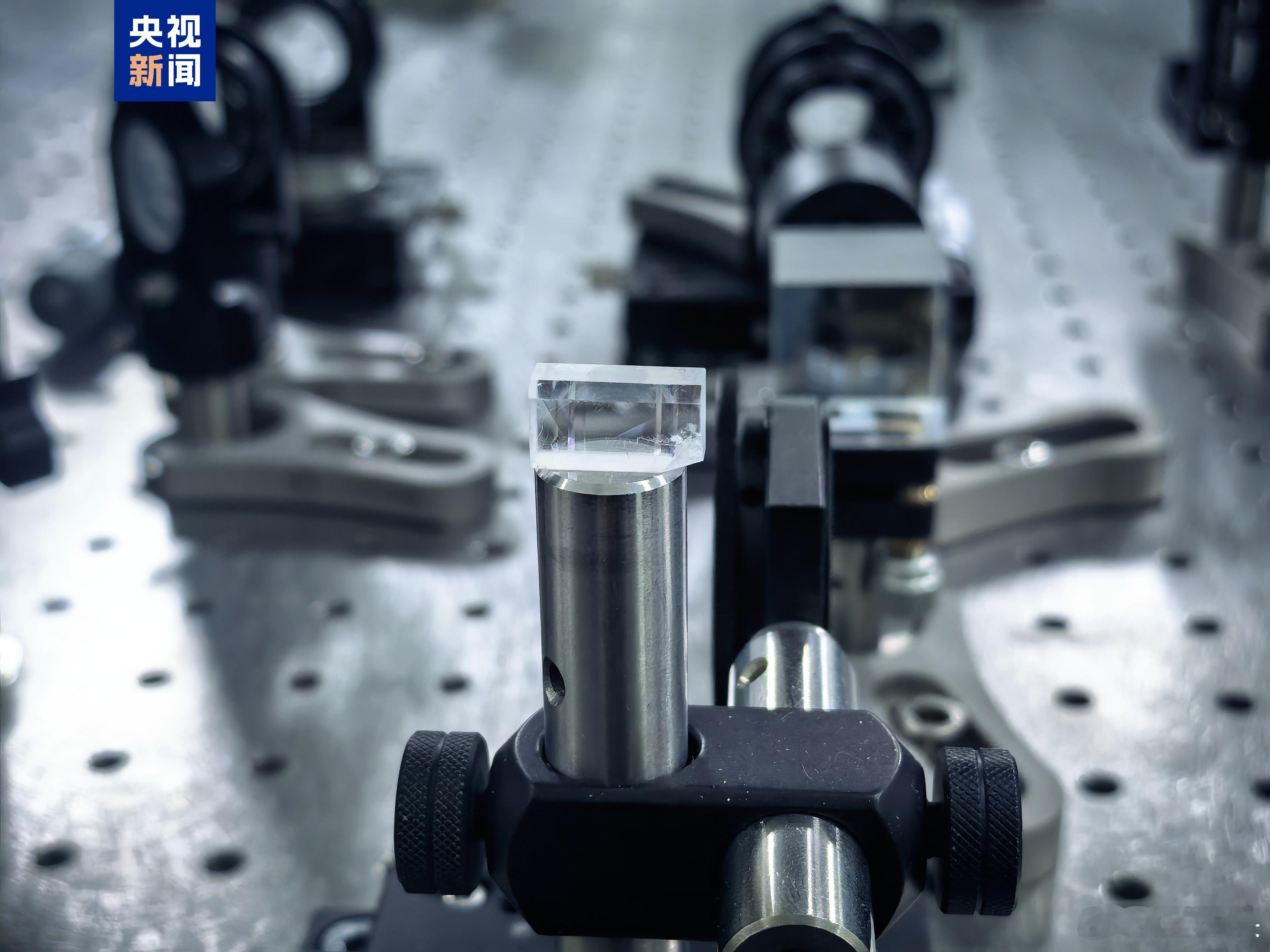 中国牌晶体刷新3项世界纪录首次实现直接倍频真空紫外激光158.9纳米输出，在输出