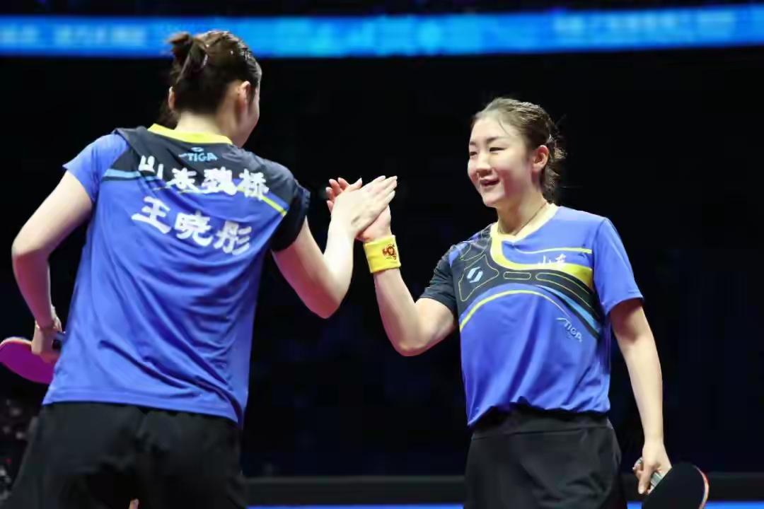 【全运会乒乓球女团山东队夺冠：荣耀背后的拼搏与坚韧】

当历史的尘埃落定，冠军的