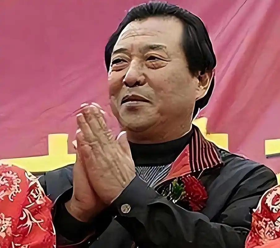 1991年10月16日清晨，辽宁凌源监狱的大门缓缓打开。41岁的张铁生走出来，迎