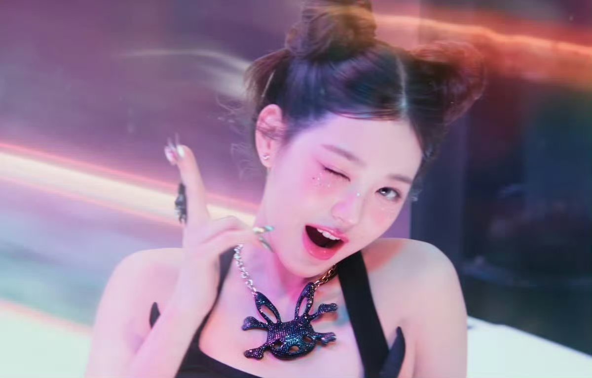 张元英牛角包发型，好可爱 ​​​
