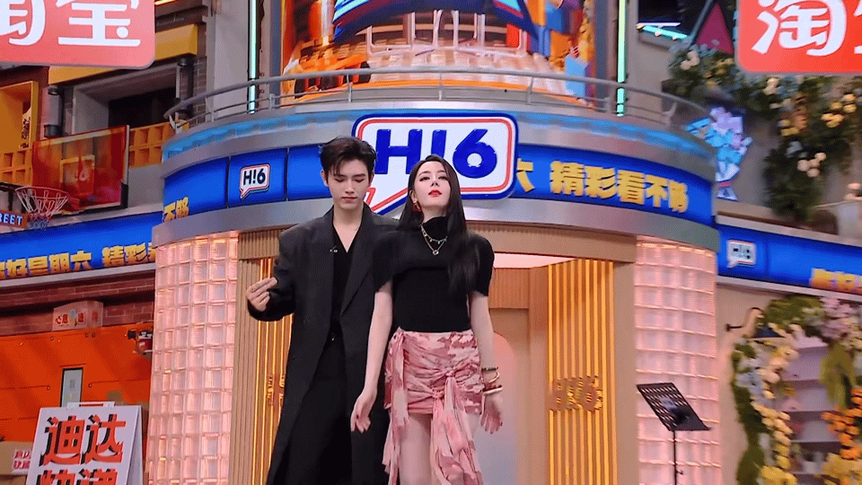 陈飞宇跳舞偷感好重陈飞宇跳舞偷感好重啊，跳舞这段儿越看越像迪丽热巴保镖（bu's