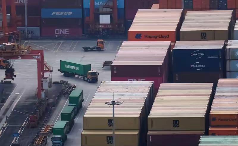 当地时间4月8日，巴拿马外交部长公开喊话中国，希望中国能够高抬贵手，对悬挂巴拿马