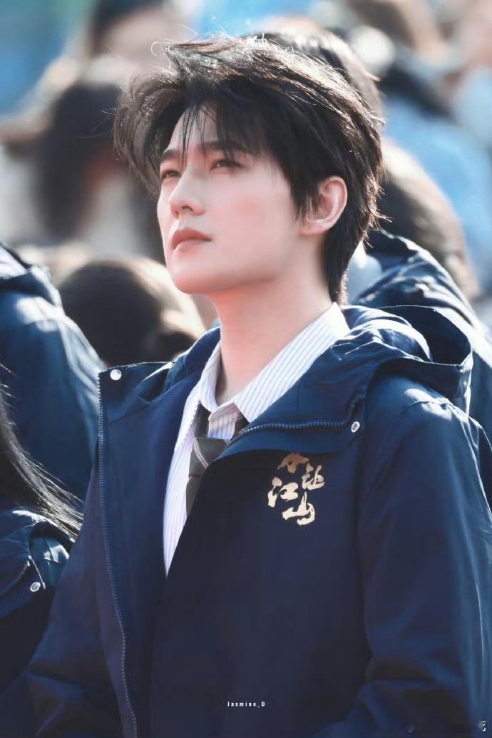 杨洋的不让江山妆造杨洋的不让江山妆造 杨洋的不让江山妆造，不让江山给男主杨洋的服