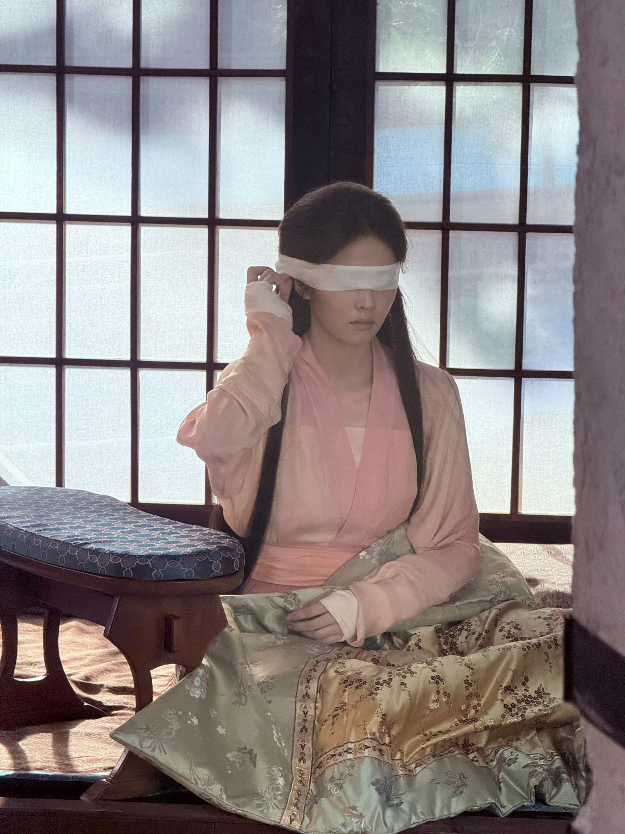 白鹿求粉丝别喊了还是那个害羞的白梦妍，哈哈哈哈哈，6.9来腾讯看莫离  白鹿叶璃