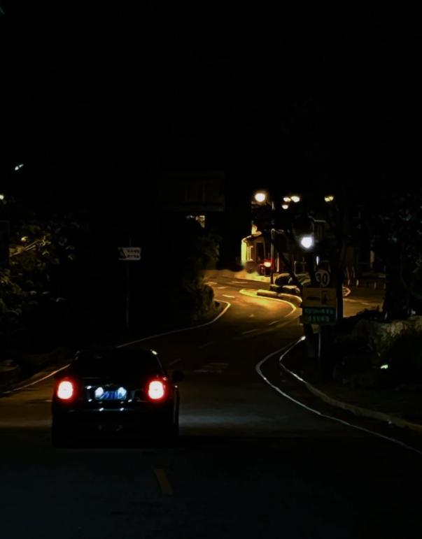 到家了兄弟们，时间不早了，大家洗完澡都早点窝被子里吧