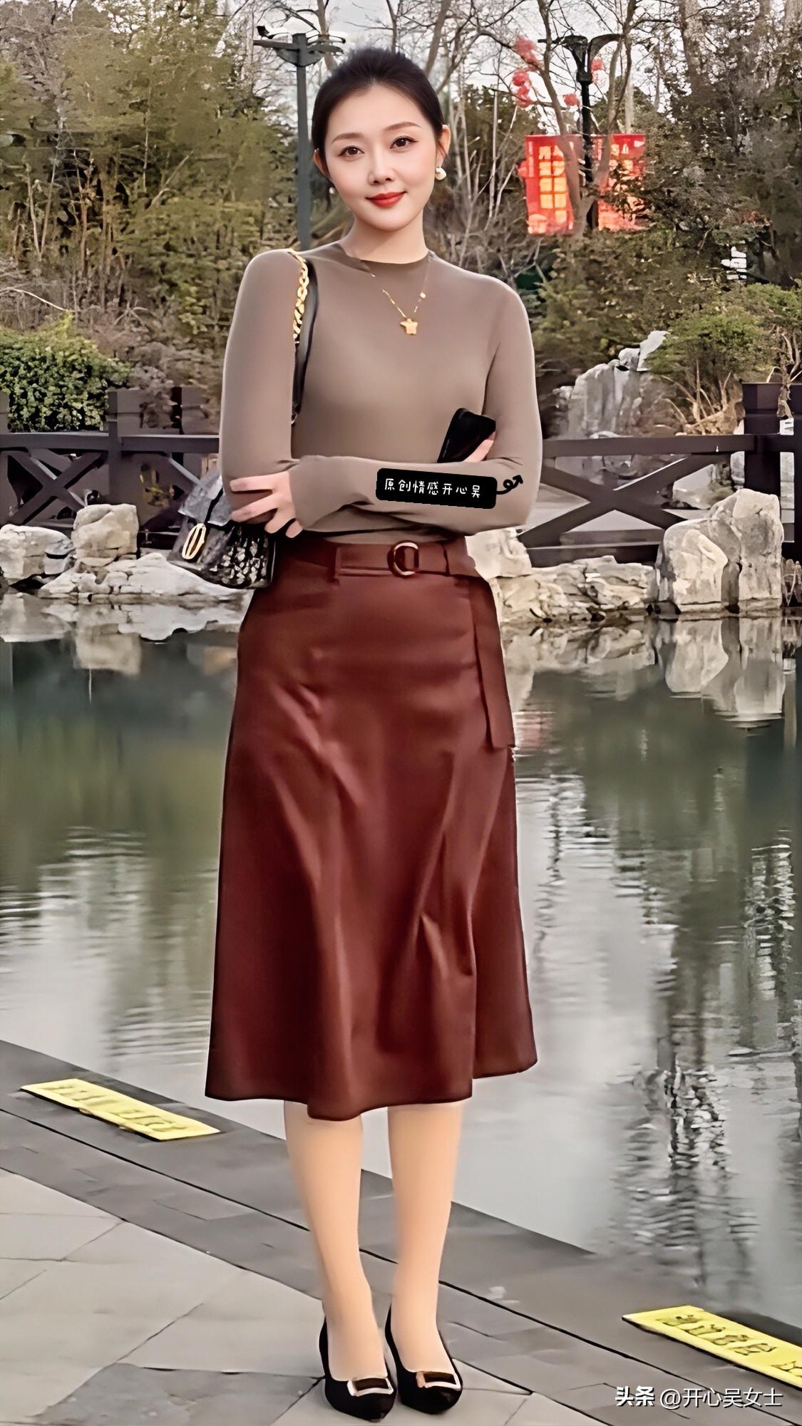 清音五十弦～风·霜·雨·雪
       开心吴

清音第五弦，风过似云烟。水波