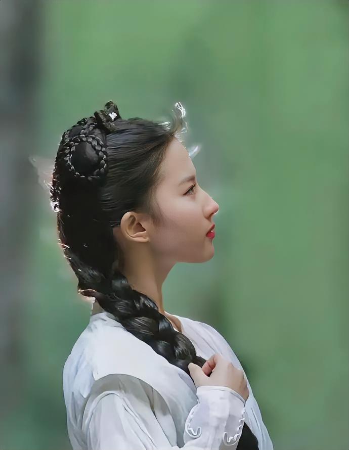 刘亦菲
青丝古韵[比心]