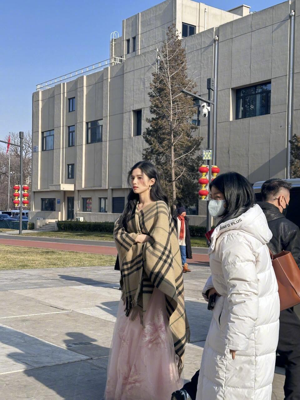 张婧仪丨高干文女主 披肩的神😻  