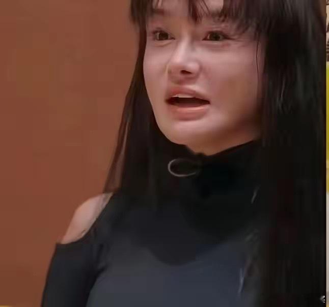 一旦连续做了几次医美。心理上就很容易依赖，上瘾，会一直砸钱。而且年龄大了之后，容