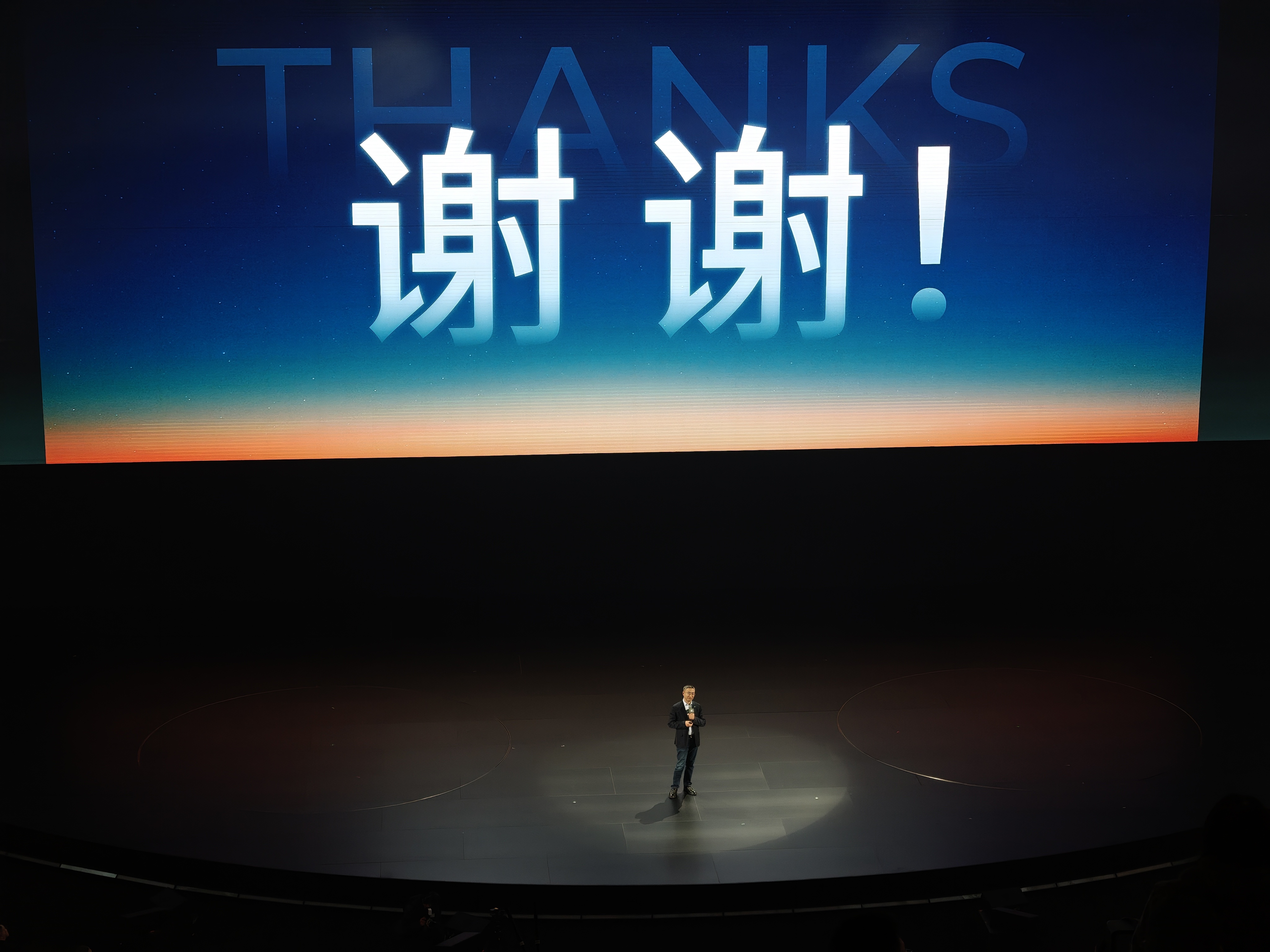 现在来看，朱江明确实很厉害，大华创业成功，零跑也创业成功。汽场全开大v聊车