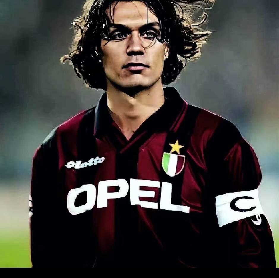 红鸟总说马队买了两个大水货，结果自己呢？
其实很多人不知道，红鸟当初解雇马尔蒂尼