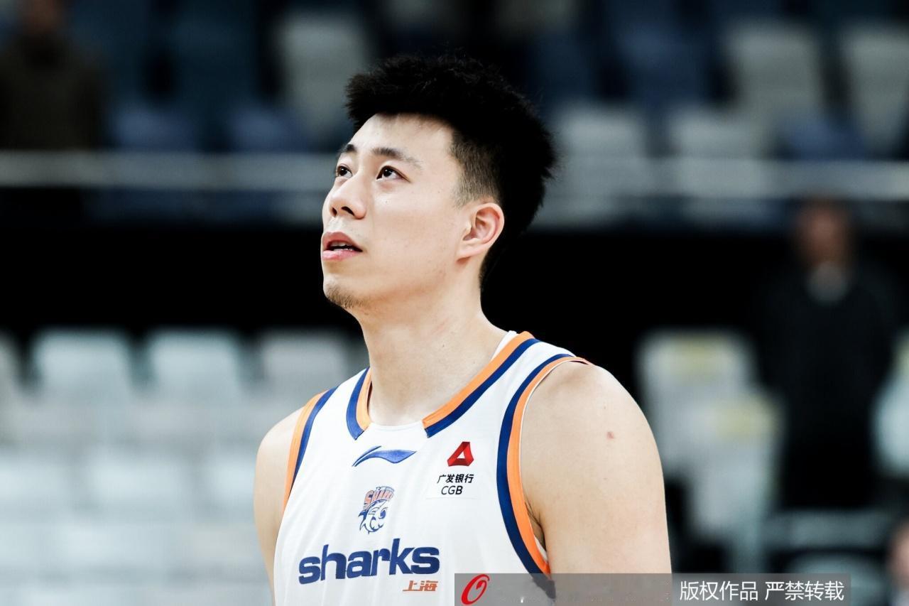 张镇麟半场8中2，弗格8分2板，辽宁二旧将叛逃打得很挣扎


在杨鸣辞职，韩德君