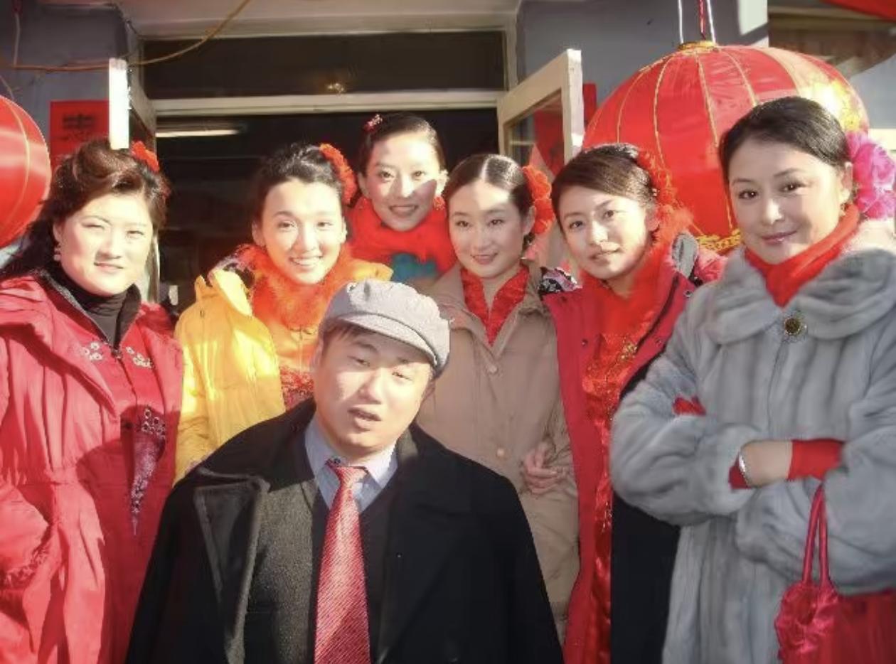 时间过得是真快，《乡村爱情》已经播出整整20年了。一代人的青春回忆，最右边这个女