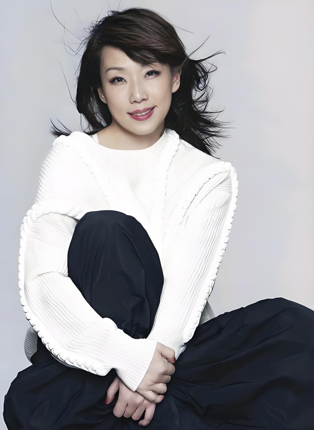 林忆莲的歌，总有一首唱进你心里！
提起林忆莲，你会想到哪首歌？是那首温暖了整个世