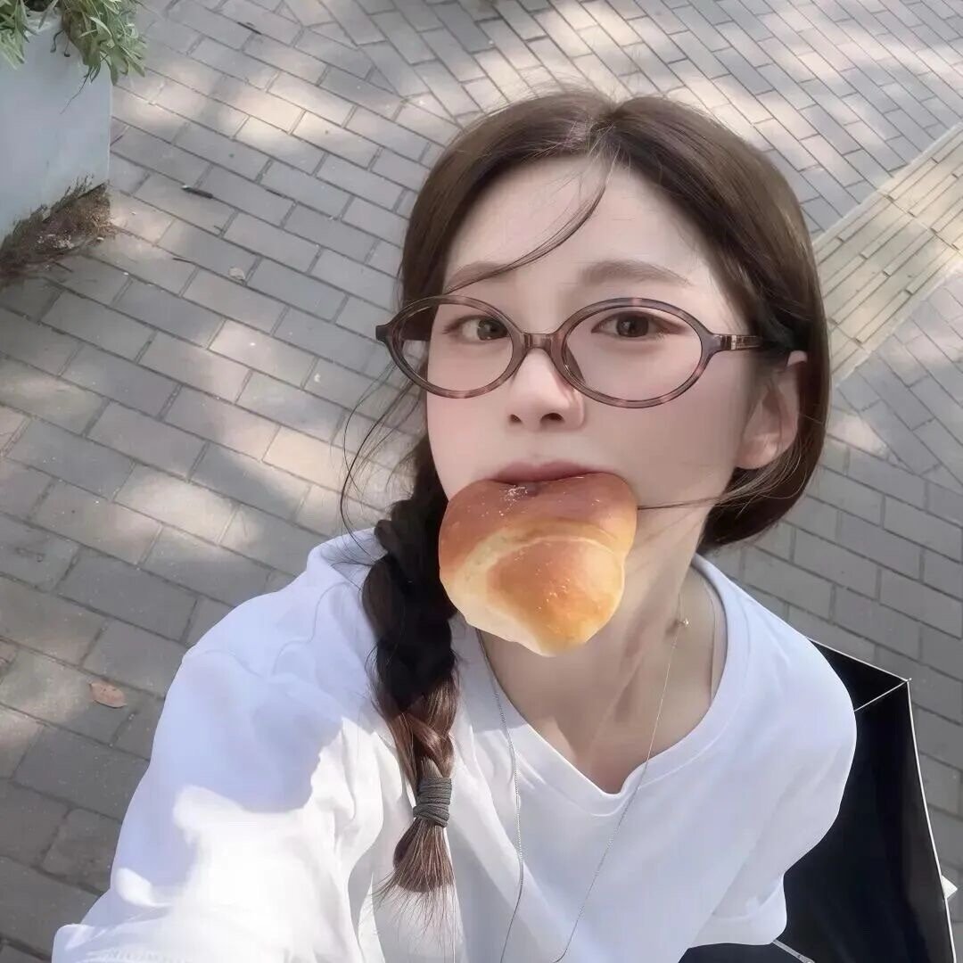 分享一组𝑾𝒆𝑪𝒉𝒂𝒕女生头像 🎀 