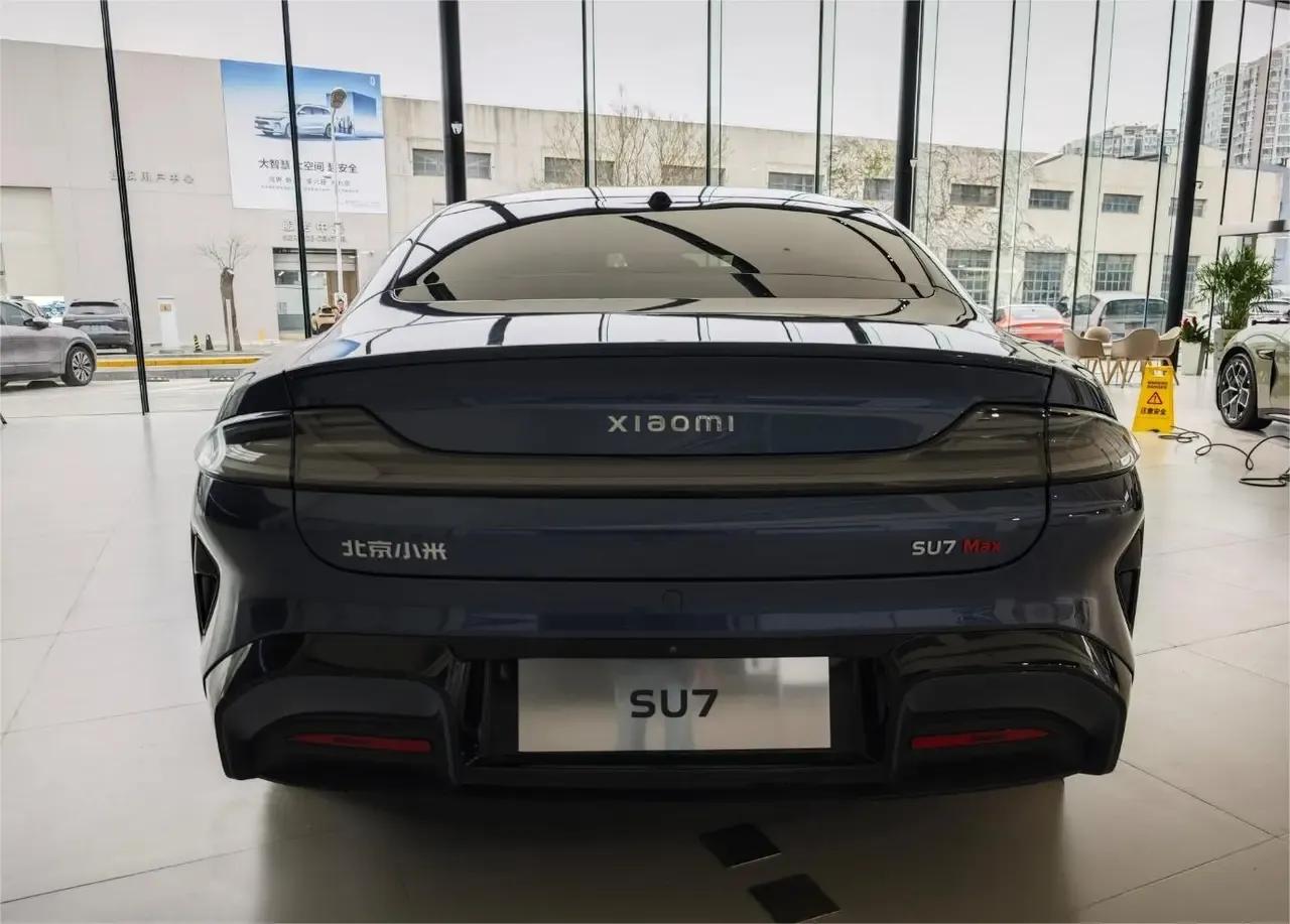 问心无愧地说，小米SU7确实给我留下了深刻的印象。从28号晚上的发布会到现在，短