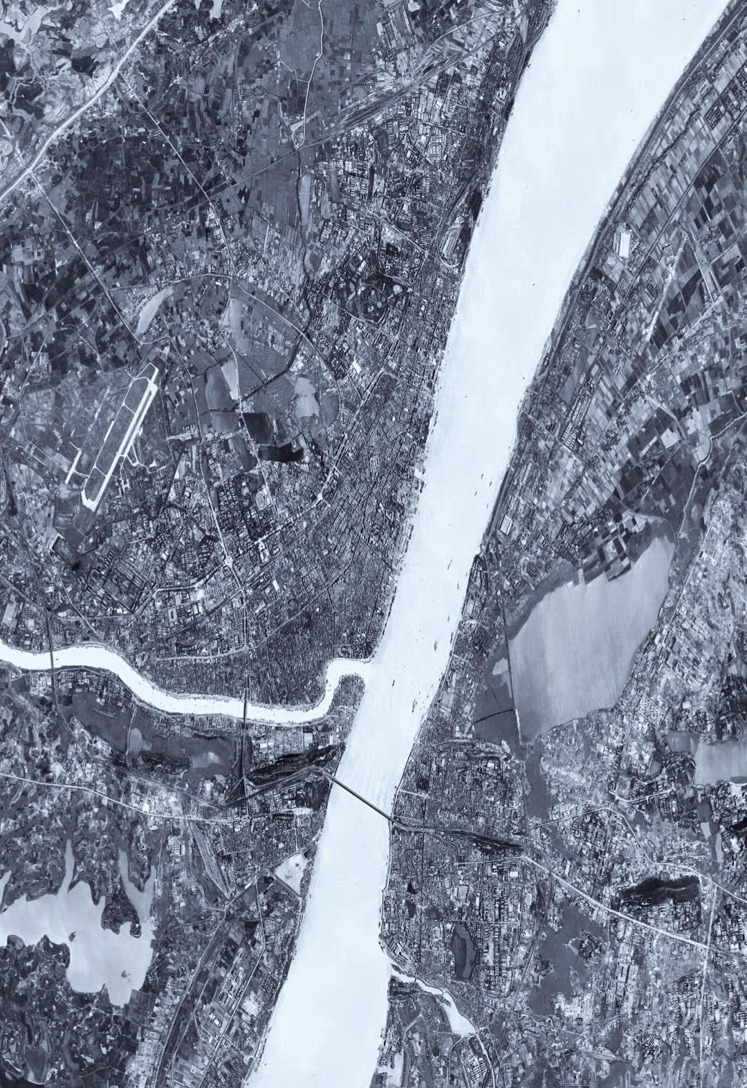 1966年，美国间谍卫星拍摄的武汉