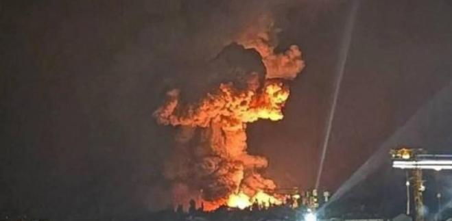 11月15日凌晨俄乌冲突突然捅了“马蜂窝”，乌克兰这次是真没怂直接掏出国产远程导