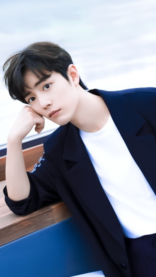 今天的风一点也没法让人稳重  ，因为你来了！肖战正式进组十日终焉📮肖战网文五大