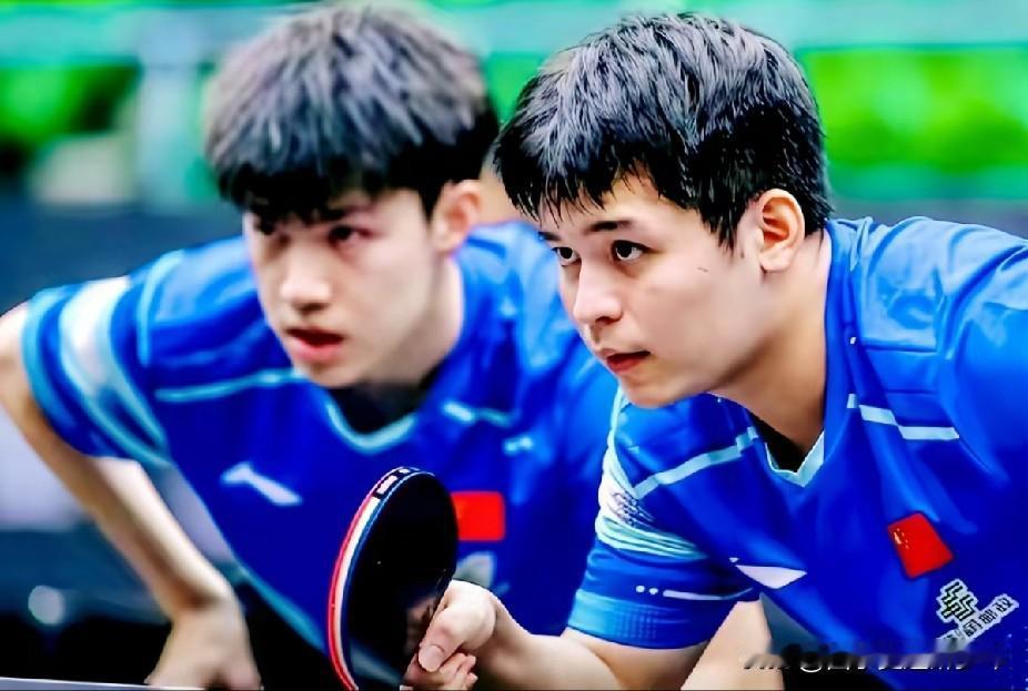 乒乓球WTT美国大满贯赛男双半决赛：
图片来源于网络：林诗栋黄友政，就叫诗友组合