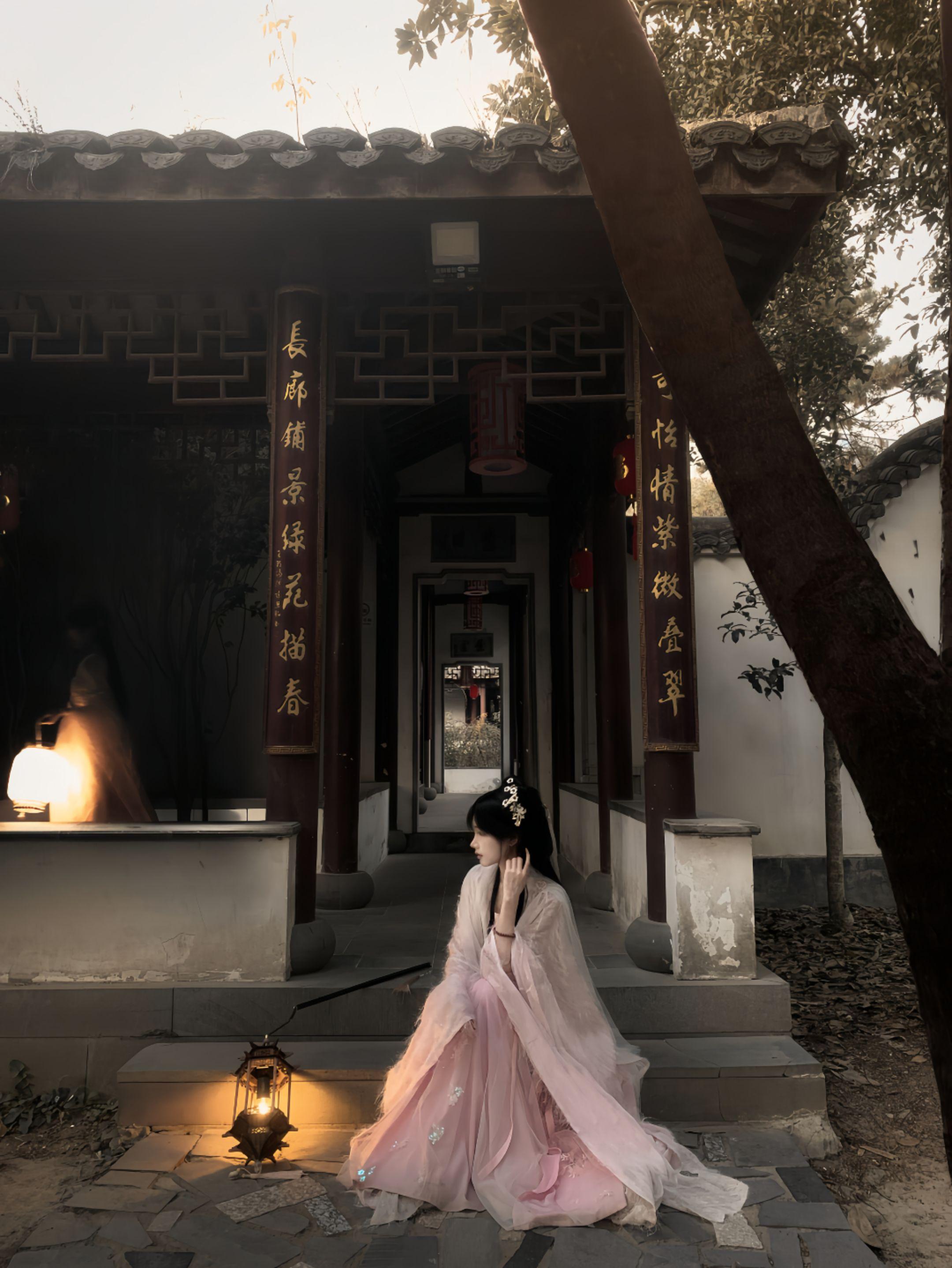 “芜衣又无依”