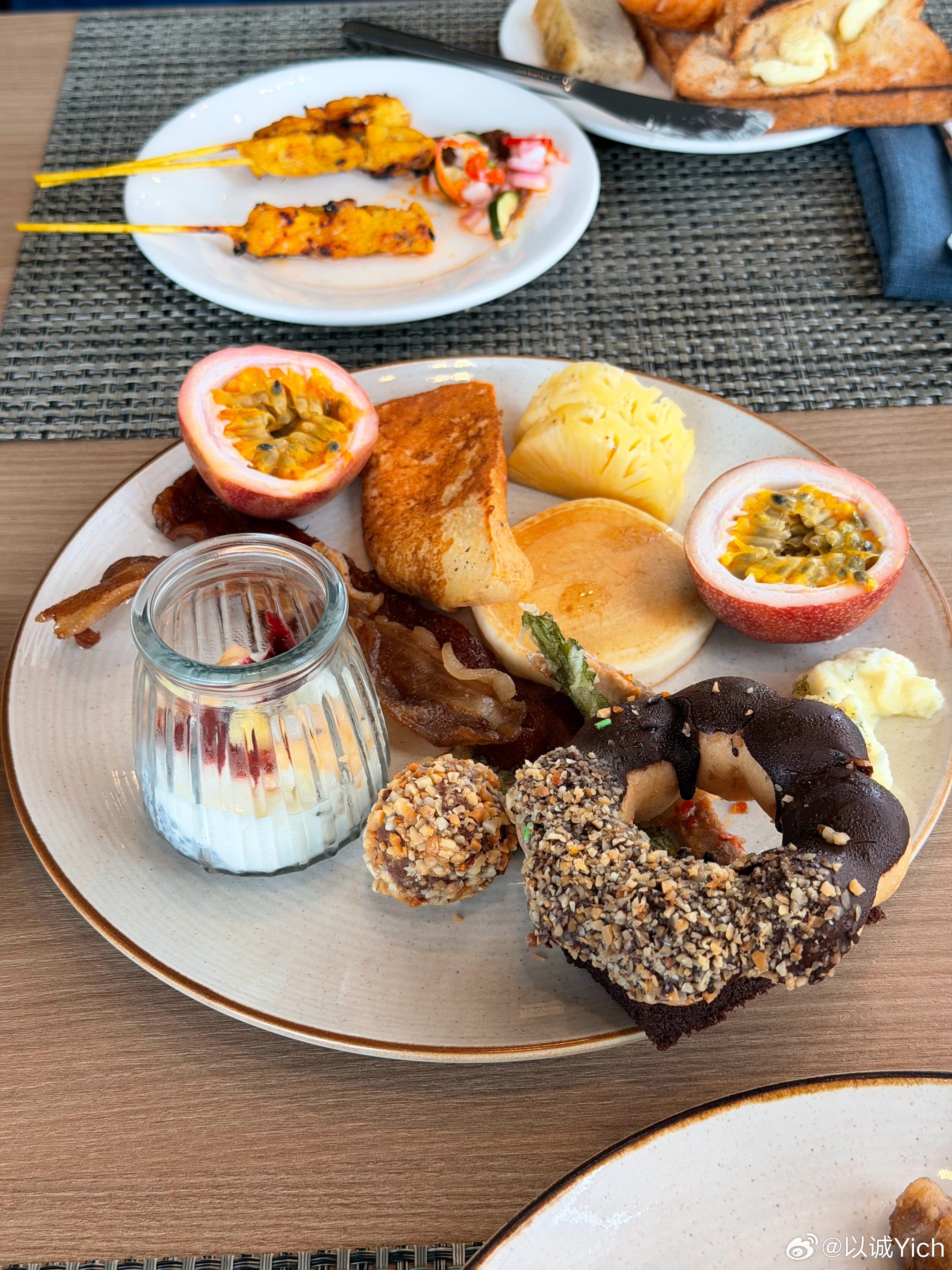早，图一是我的早餐 图二是瑶瑶的早餐，谁更健康能看出来了吧