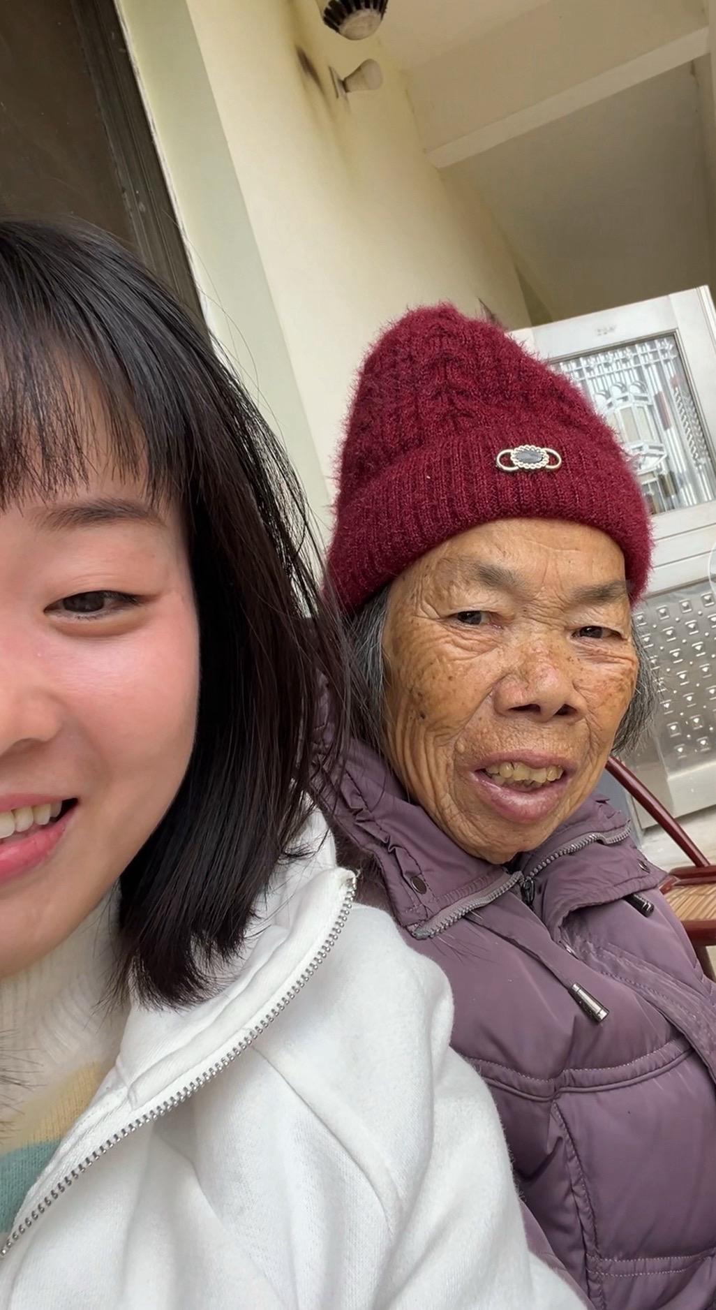 做人不能太攀比，我要奶奶你有吗