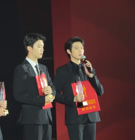 #魏大勋感谢陈凯歌#魏大勋有颜值有演技，所诠释的角色也让人印象深刻，这次在百花奖