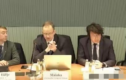 沈伯洋跑到德国议院装“勇士”？别演了！你敢当众说清被立案的真正原因吗？
 
凌晨