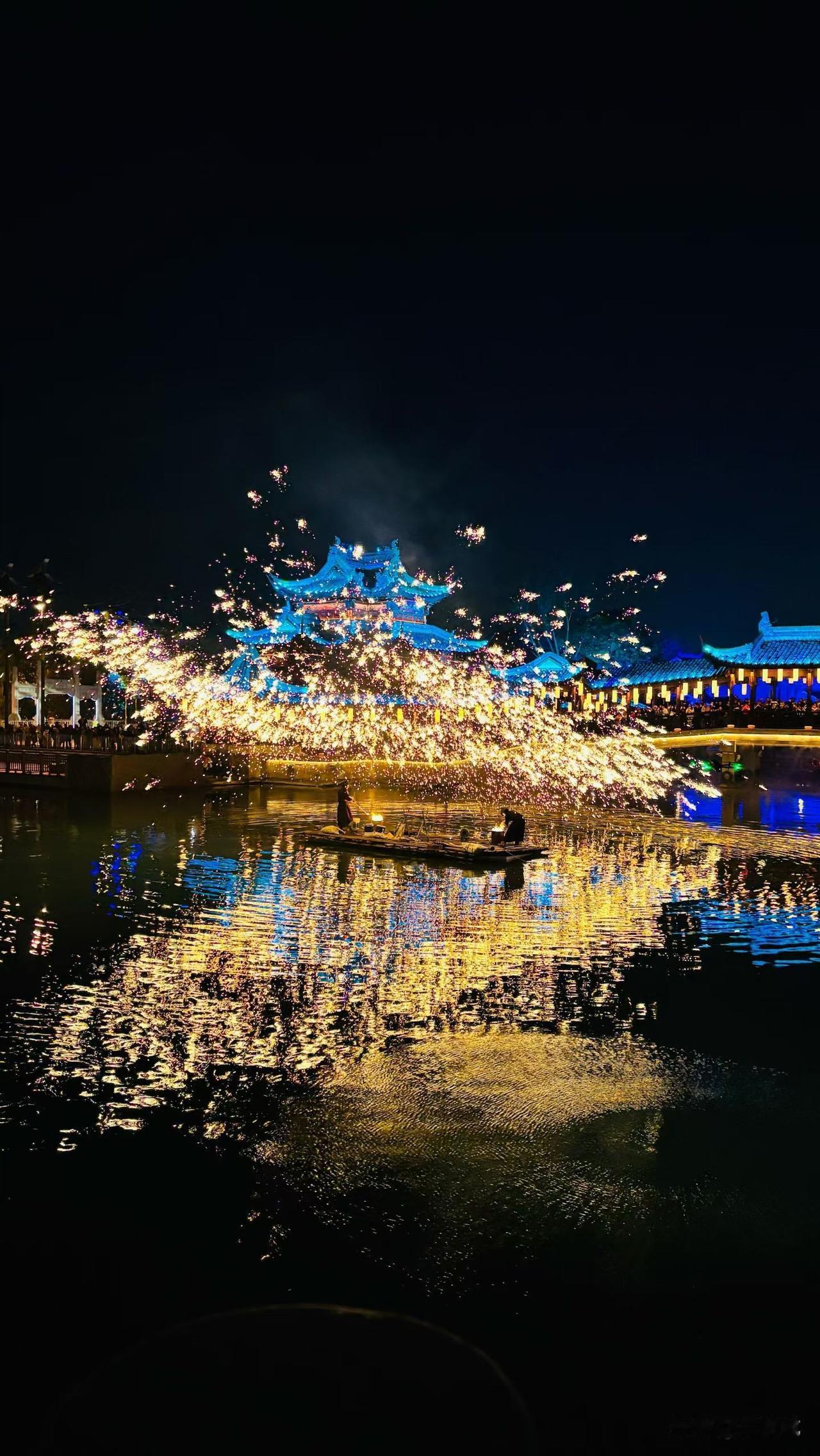 希望2026年的自己像江南跨年夜的烟花一样，活出与众不同的精彩！