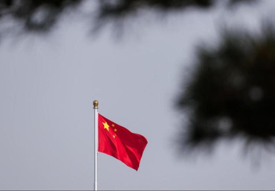 联合早报今天（4月17日）报道：中国向伊朗提供紧急人道主义援助项目政府间交接证书